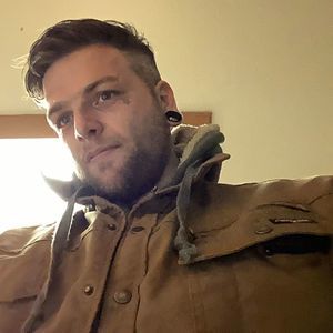 Meet your Posher, Dustin